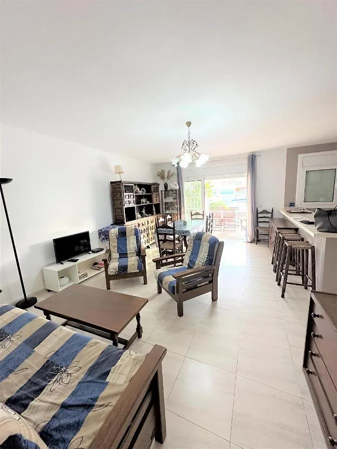 Apartamento En Planta Baja Directo Al Canal Ref 81 Empuriabrava 0*,  Espagne